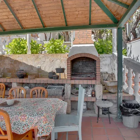 Estanco 14 Villa *